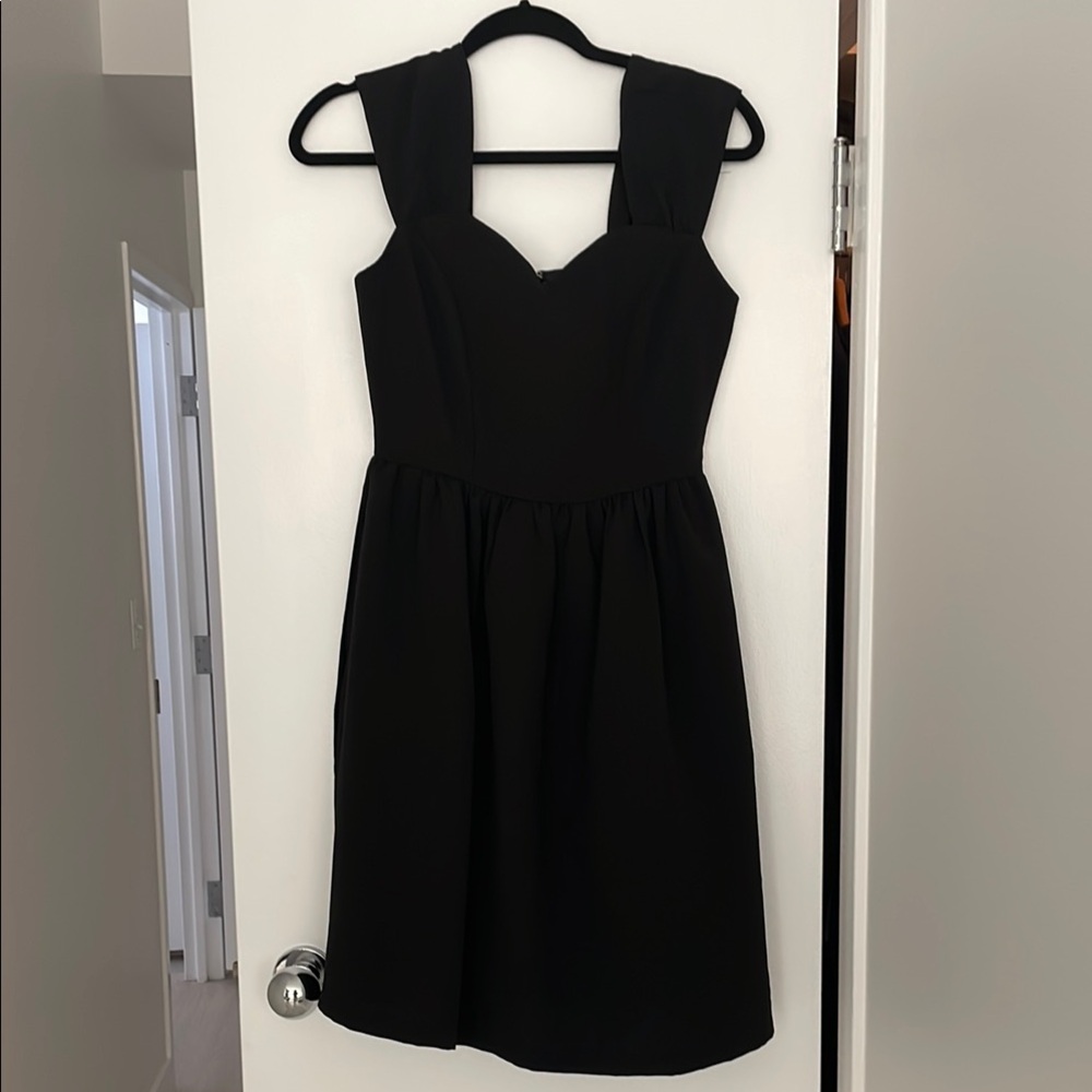 Elegant Black Sleeveless Dress